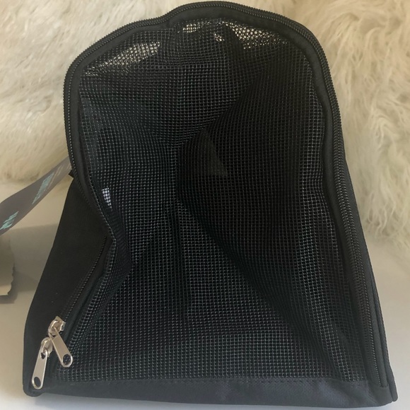 - Pet Carrier Under 20Lb - Picture 5 of 7